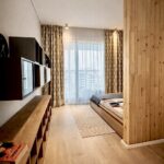 0372F736-1F8B-4597-825D-52A92C7F6A0E